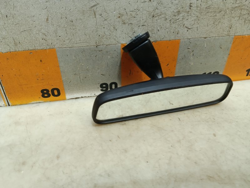 Зеркало заднего вида