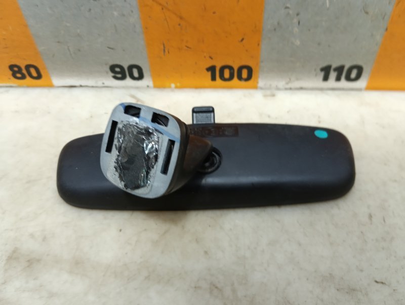 Зеркало заднего вида