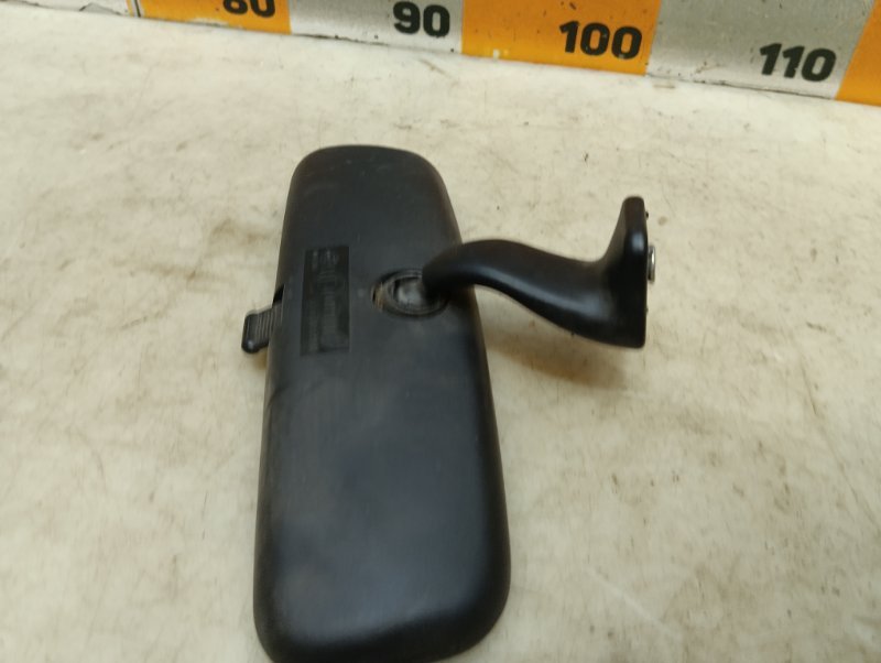 Зеркало заднего вида