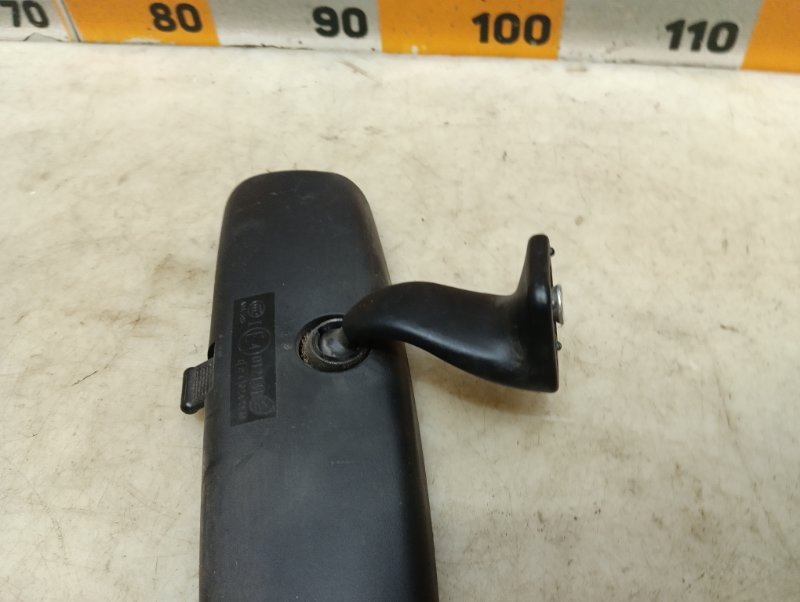 Зеркало заднего вида