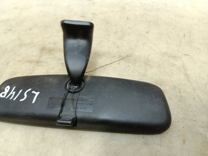 Зеркало заднего вида