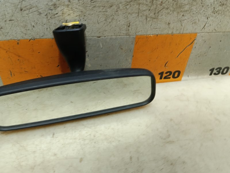 Зеркало заднего вида