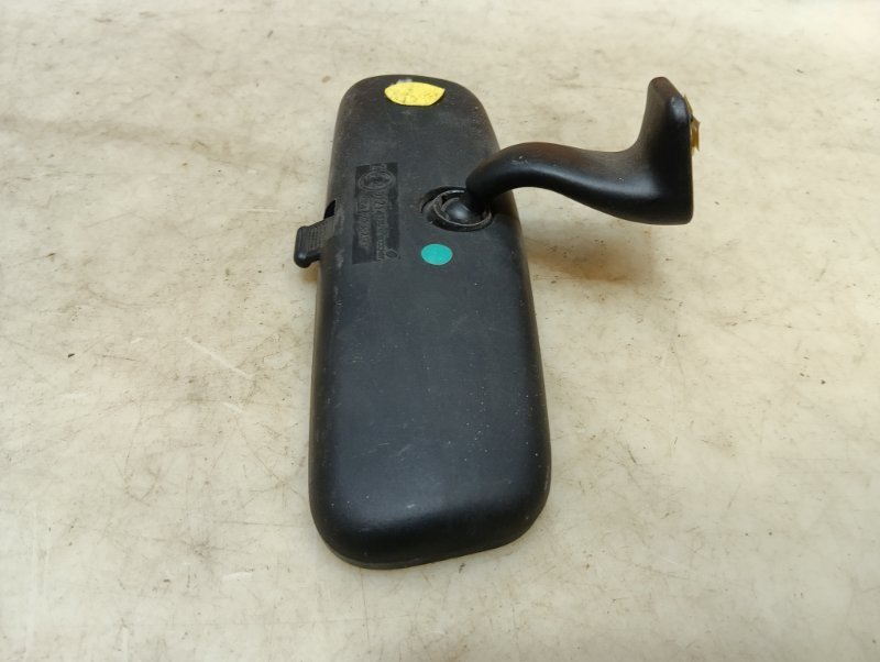 Зеркало заднего вида