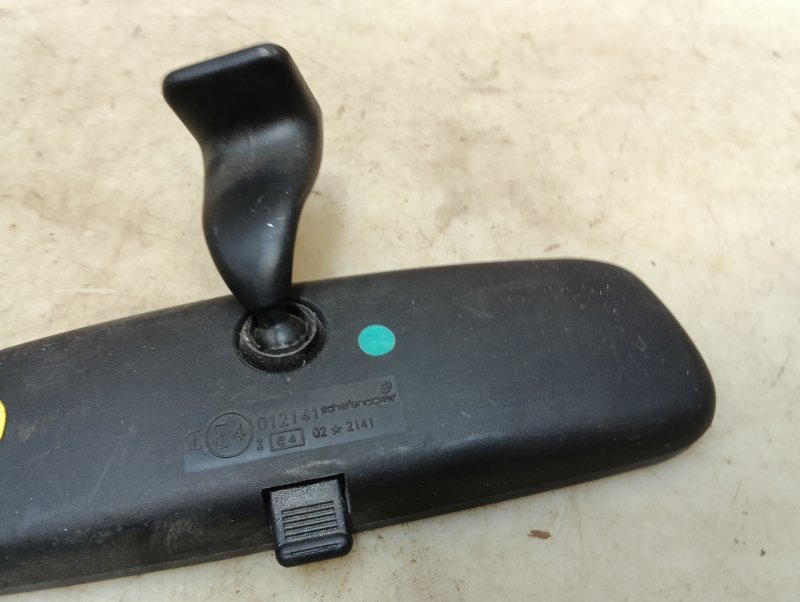 Зеркало заднего вида