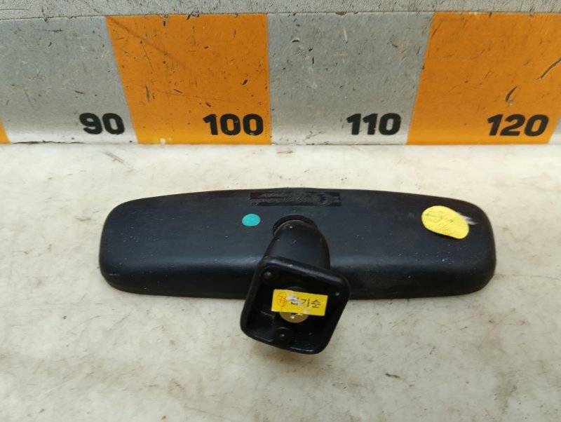 Зеркало заднего вида