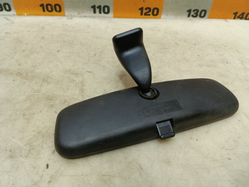 Зеркало заднего вида