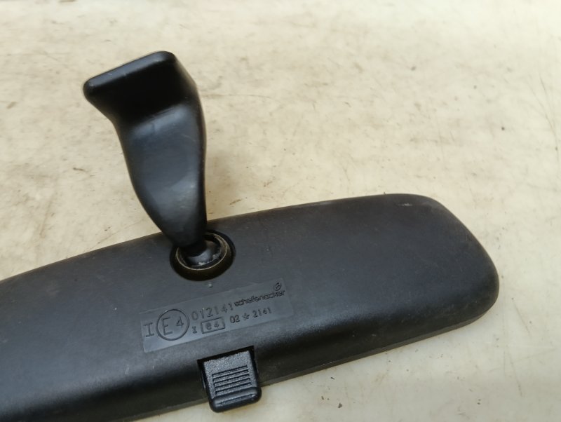 Зеркало заднего вида