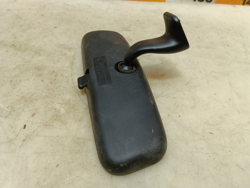 Зеркало заднего вида