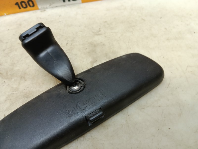 Зеркало заднего вида