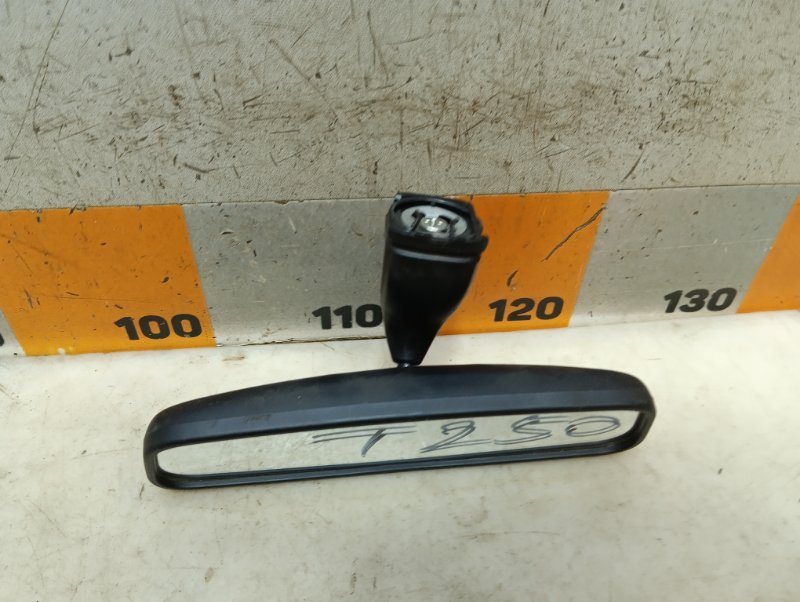 Зеркало заднего вида