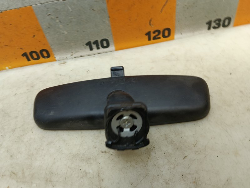 Зеркало заднего вида