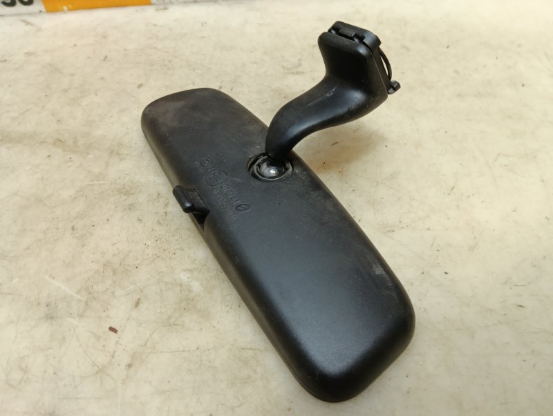 Зеркало заднего вида