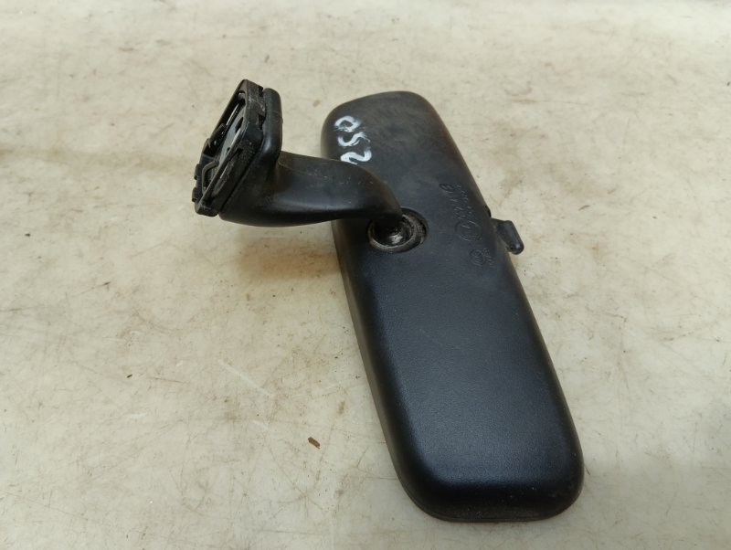 Зеркало заднего вида