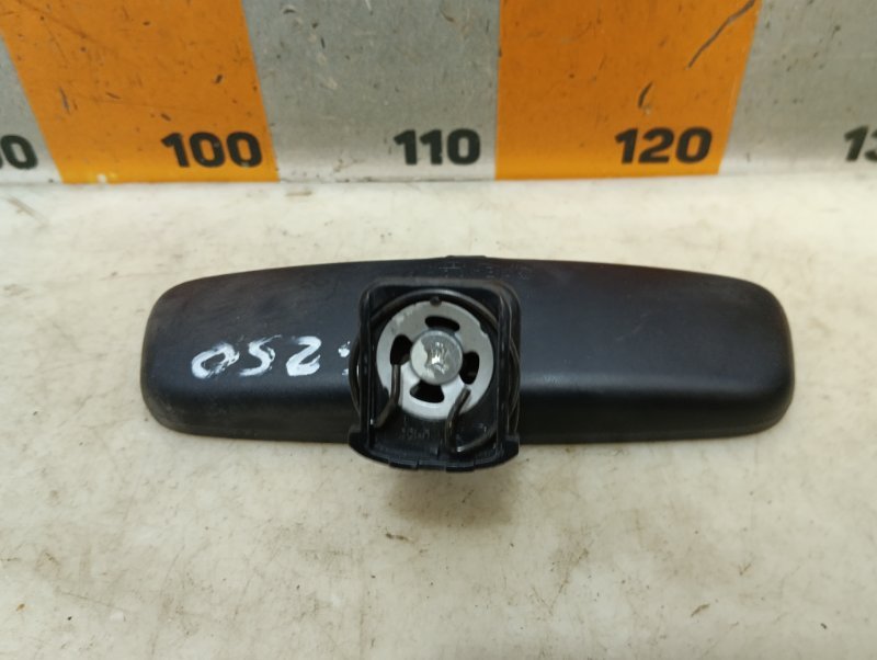 Зеркало заднего вида