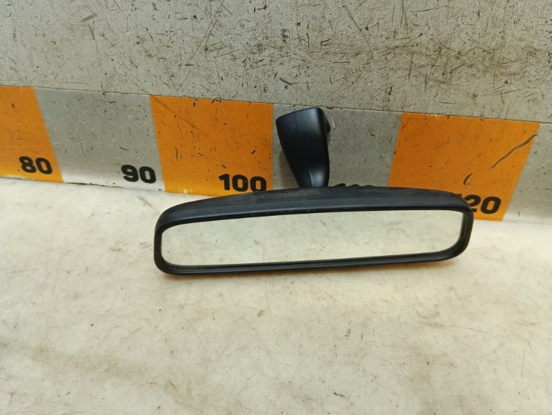 Зеркало заднего вида