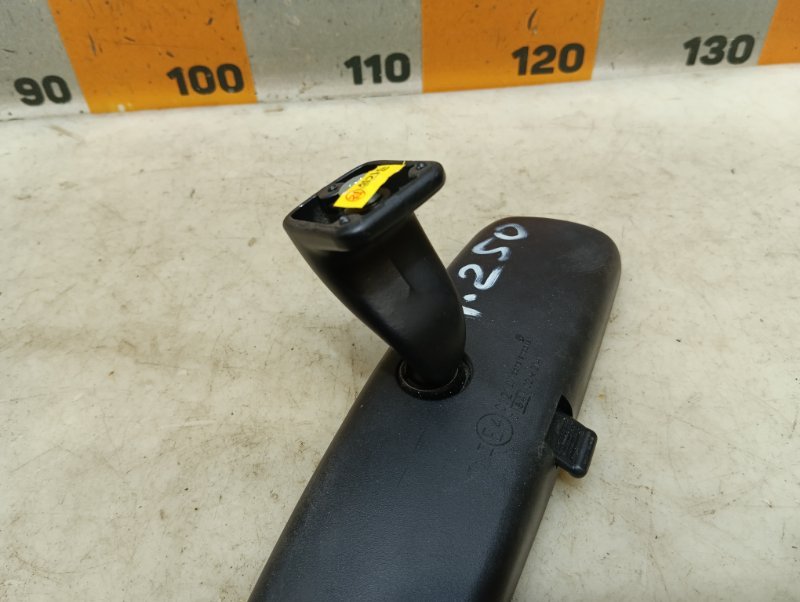 Зеркало заднего вида