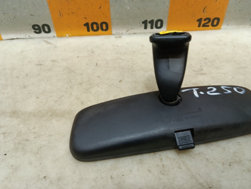 Зеркало заднего вида