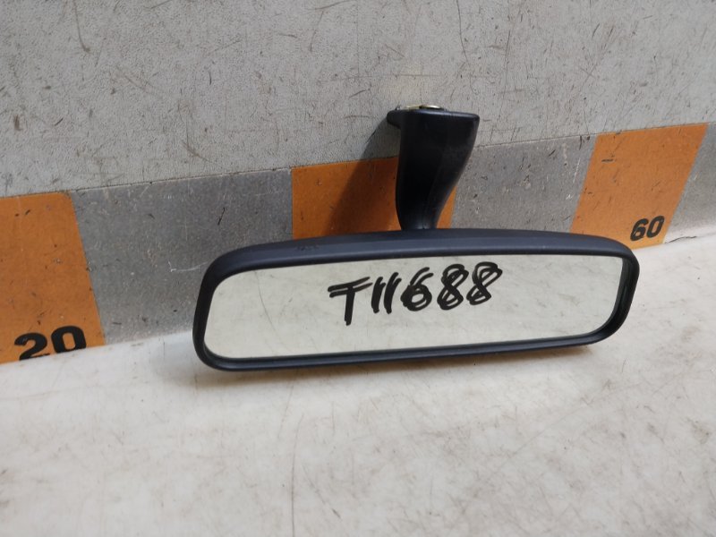 Зеркало заднего вида