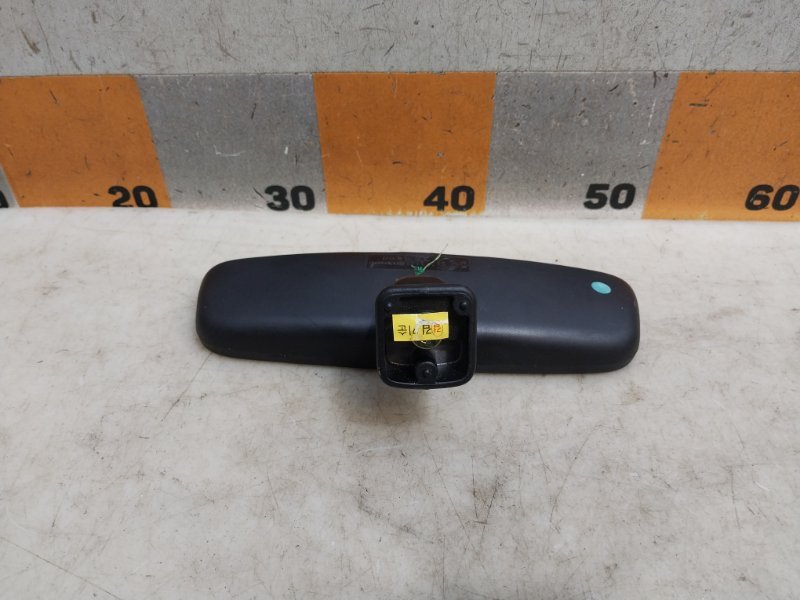 Зеркало заднего вида