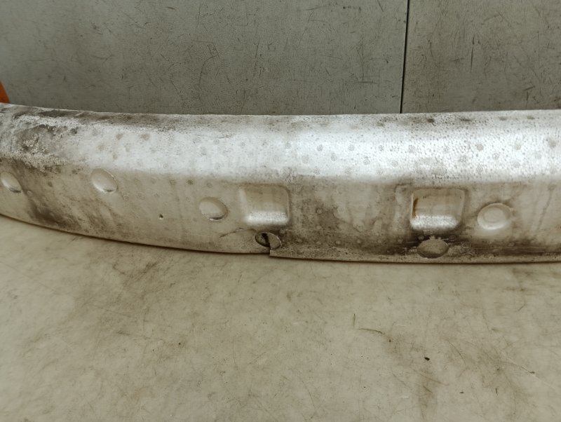 Наполнитель переднего бампера