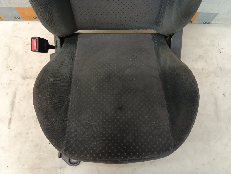 Сиденье переднее левое