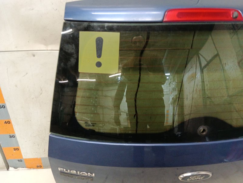 Дверь багажника