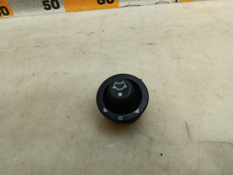 Кнопка регулировки зеркала