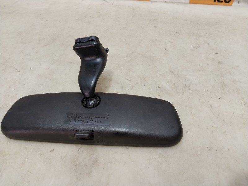 Зеркало заднего вида