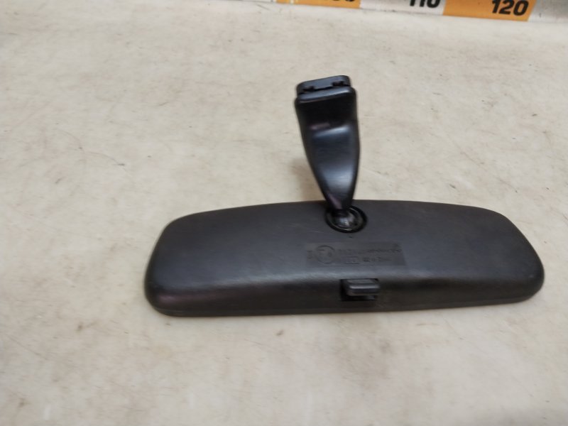 Зеркало заднего вида