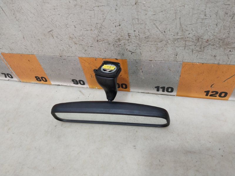 Зеркало заднего вида