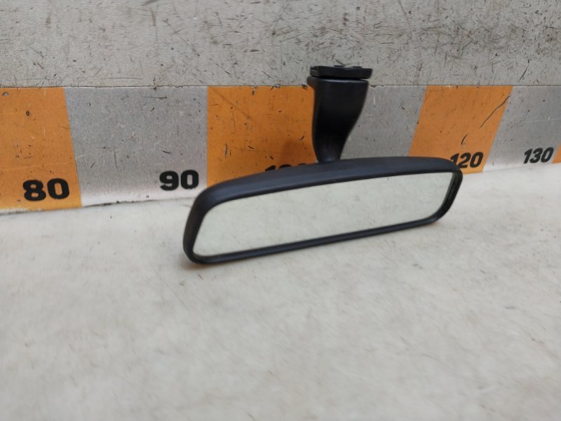 Зеркало заднего вида