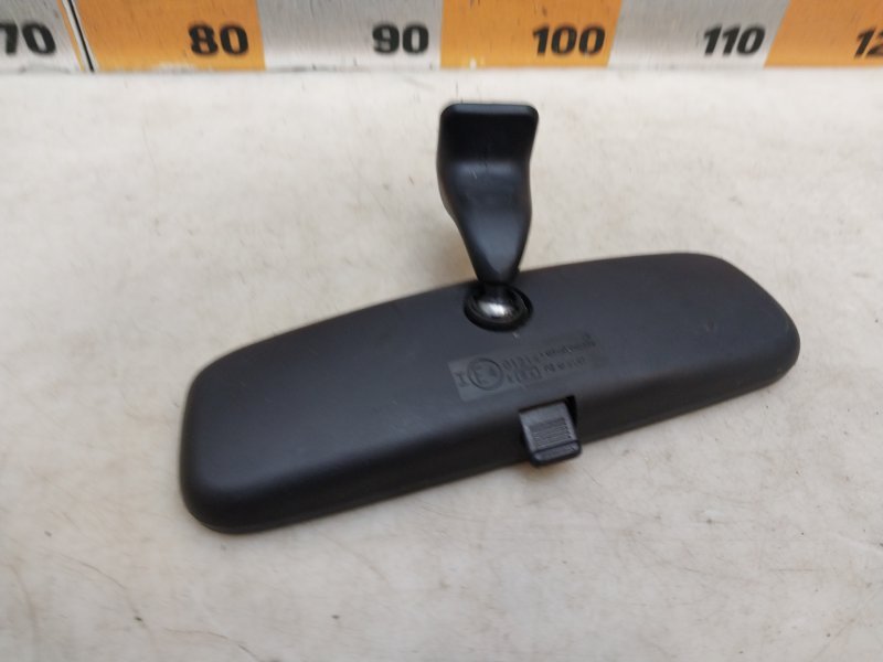 Зеркало заднего вида