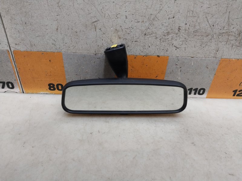 Зеркало заднего вида