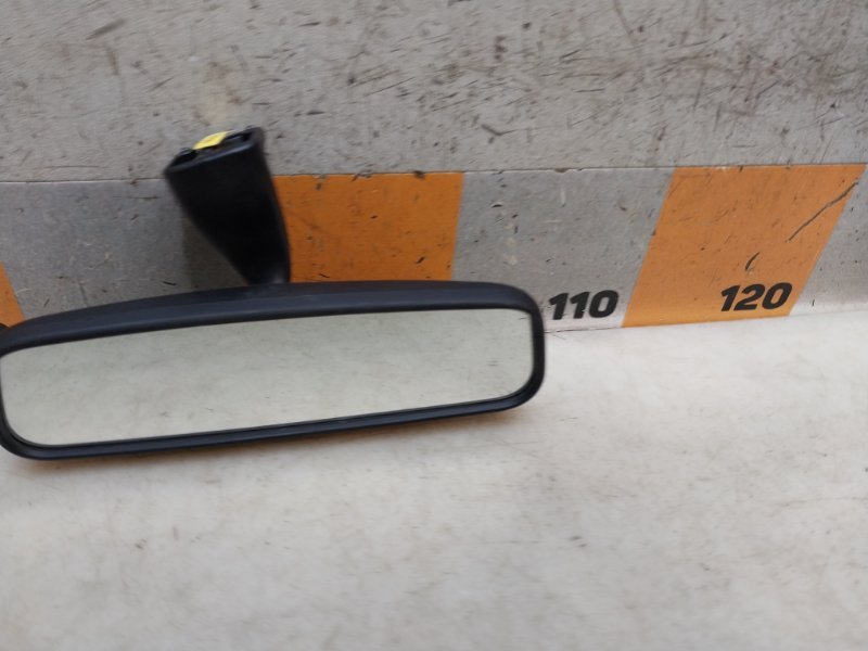 Зеркало заднего вида