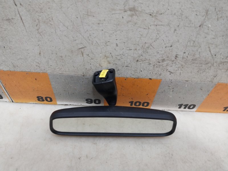 Зеркало заднего вида