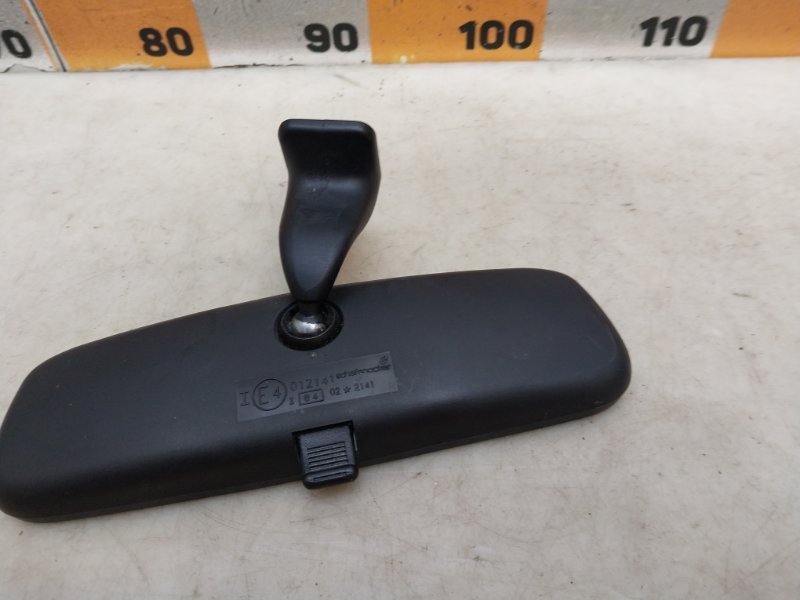 Зеркало заднего вида