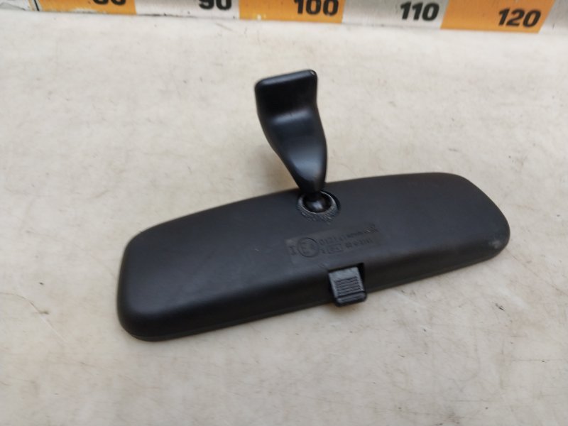 Зеркало заднего вида