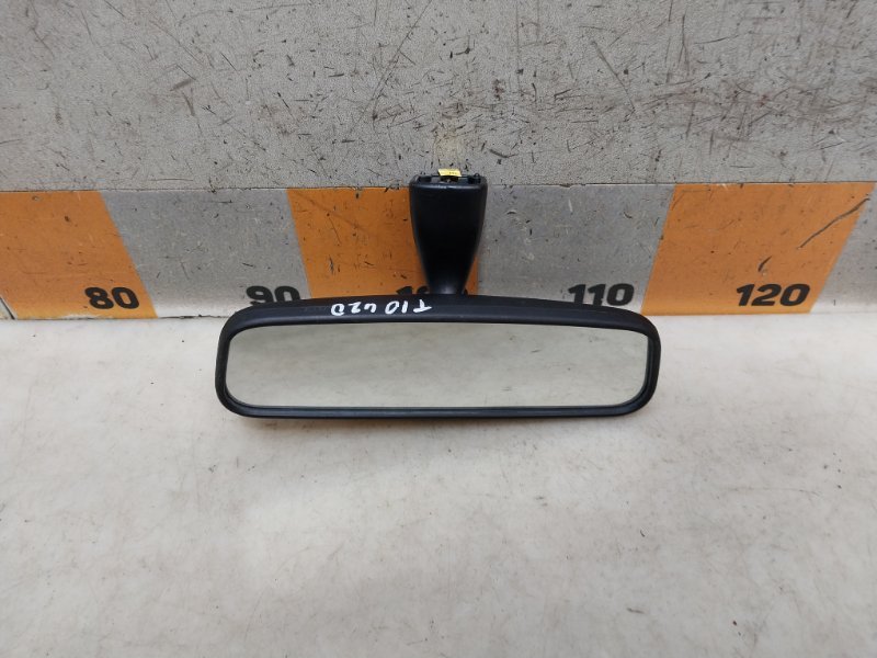 Зеркало заднего вида