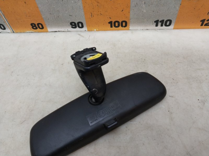 Зеркало заднего вида