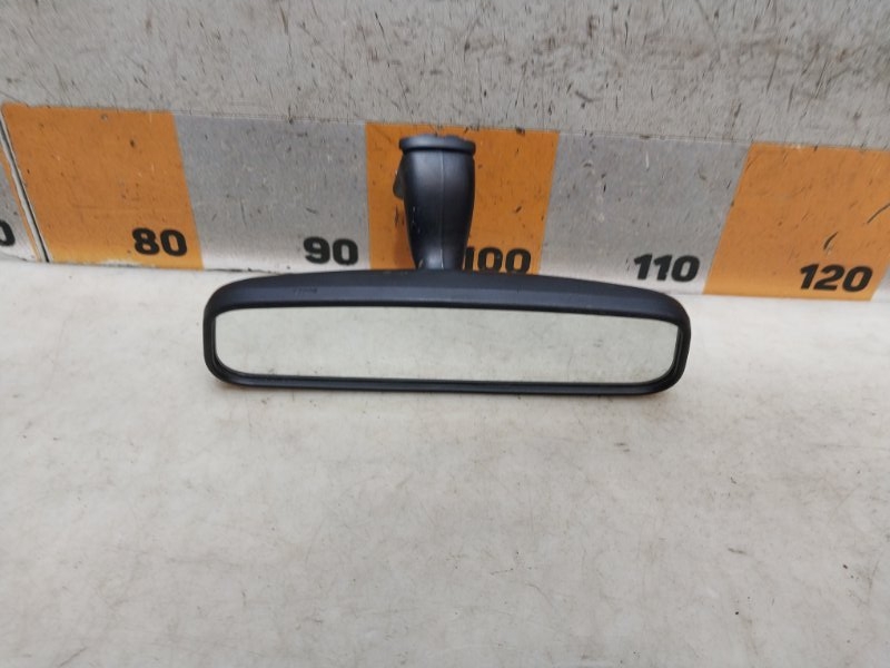 Зеркало заднего вида