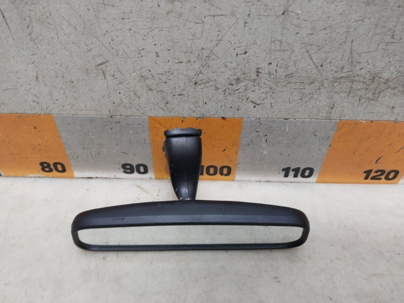 Зеркало заднего вида