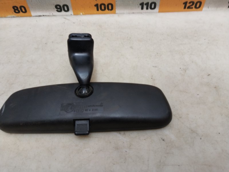 Зеркало заднего вида