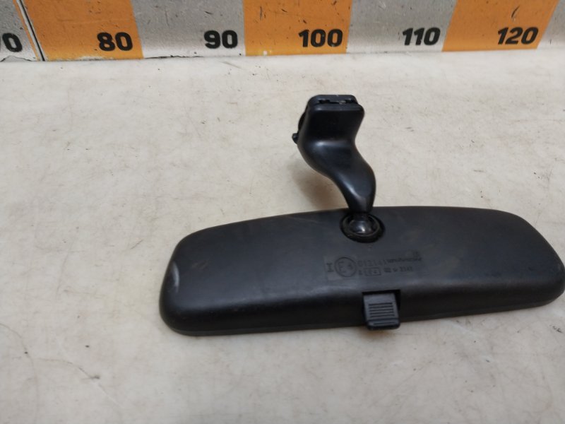 Зеркало заднего вида