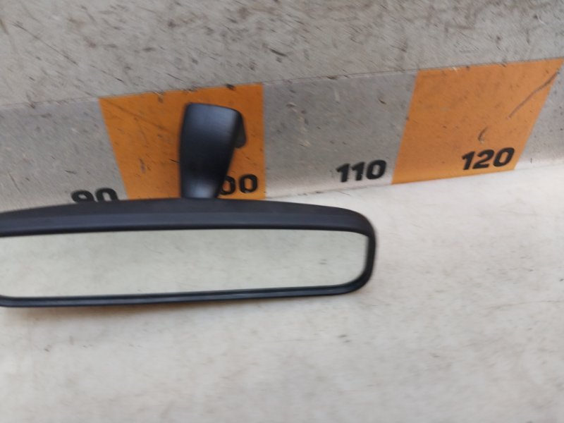 Зеркало заднего вида