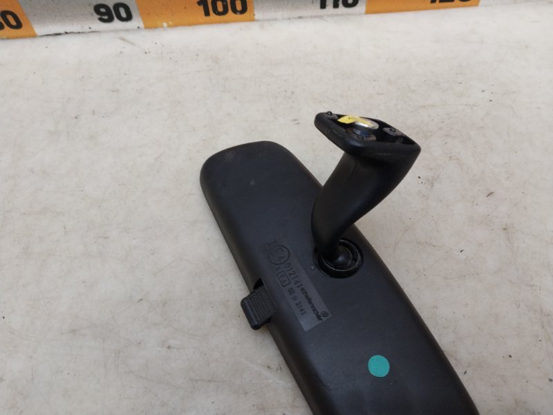 Зеркало заднего вида