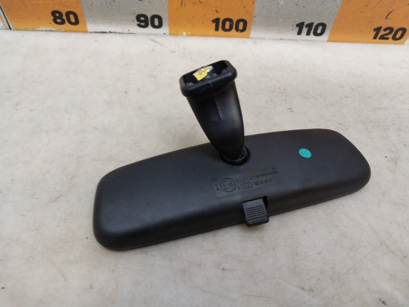 Зеркало заднего вида