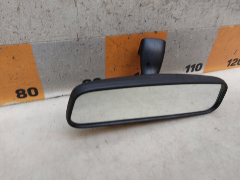 Зеркало заднего вида