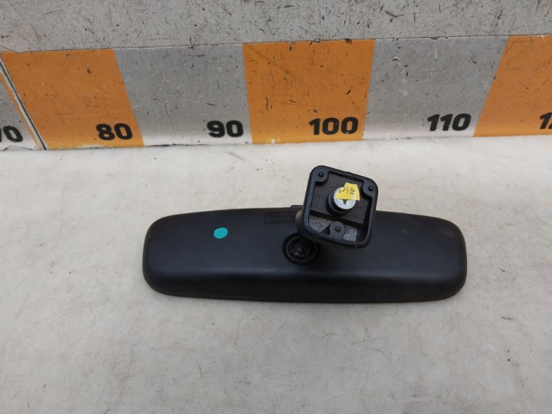 Зеркало заднего вида