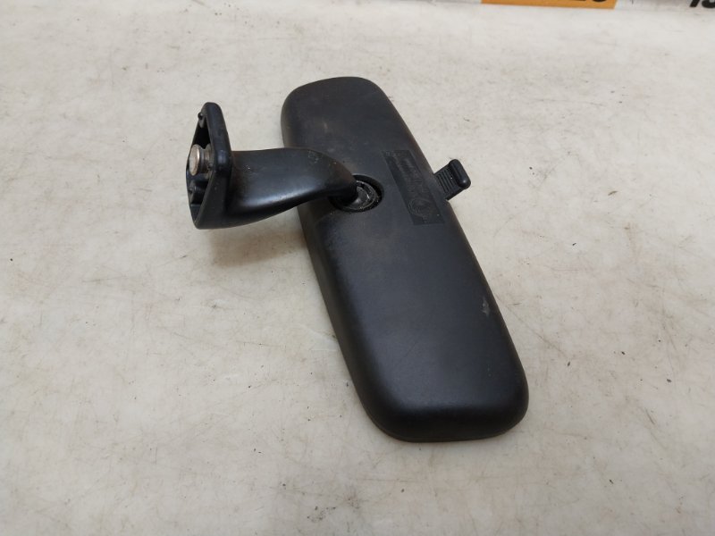 Зеркало заднего вида