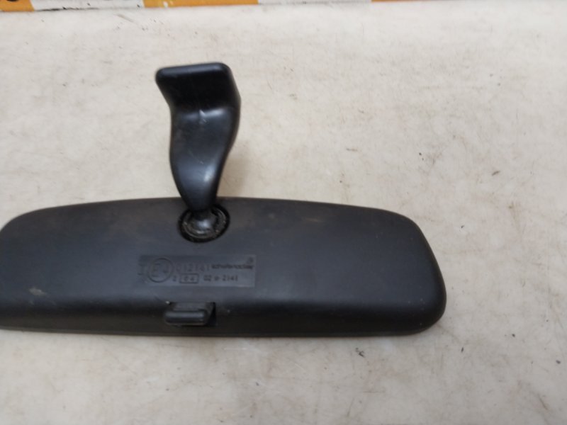 Зеркало заднего вида